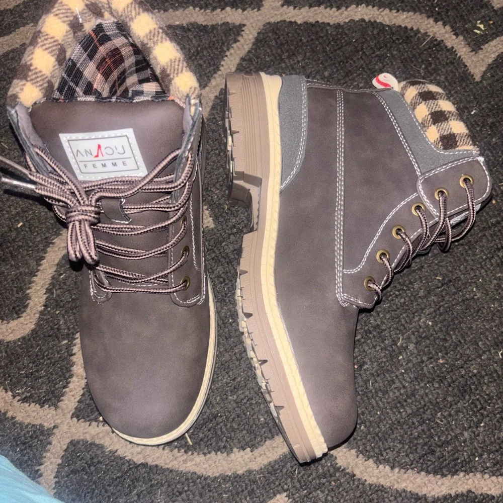 Brand New, Anjou Femme Brown Lace-Up Boots